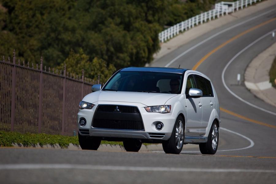  Mitsubishi Outlander GT 2010 года  (фото 2 из 91)